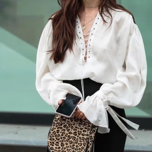 French white long-sleeved shirt 2023 new flared sleeve thin temperament v-neck design sense tied shirt blouse